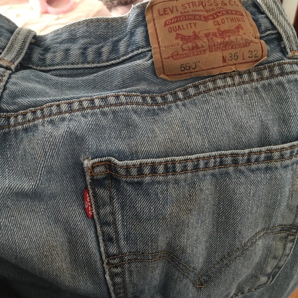 Levi’s 550 relaxed fit dirt distressed 36X32 - Picture 5 of 5